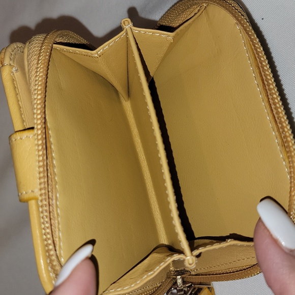 Authentic Fendi small compact wallet - Picture 6 of 12